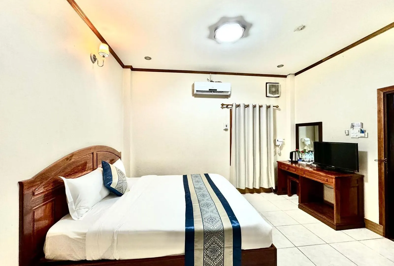 Heuang Paseuth Hotel 香帕赛酒店 Luang Prabang