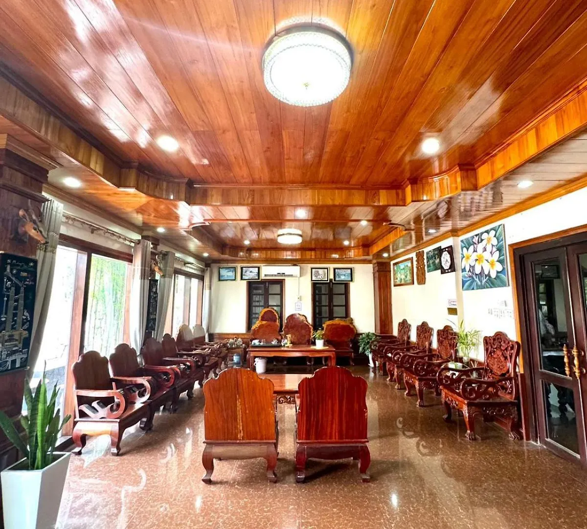 Heuang Paseuth Hotel 香帕赛酒店 Luang Prabang 3*,