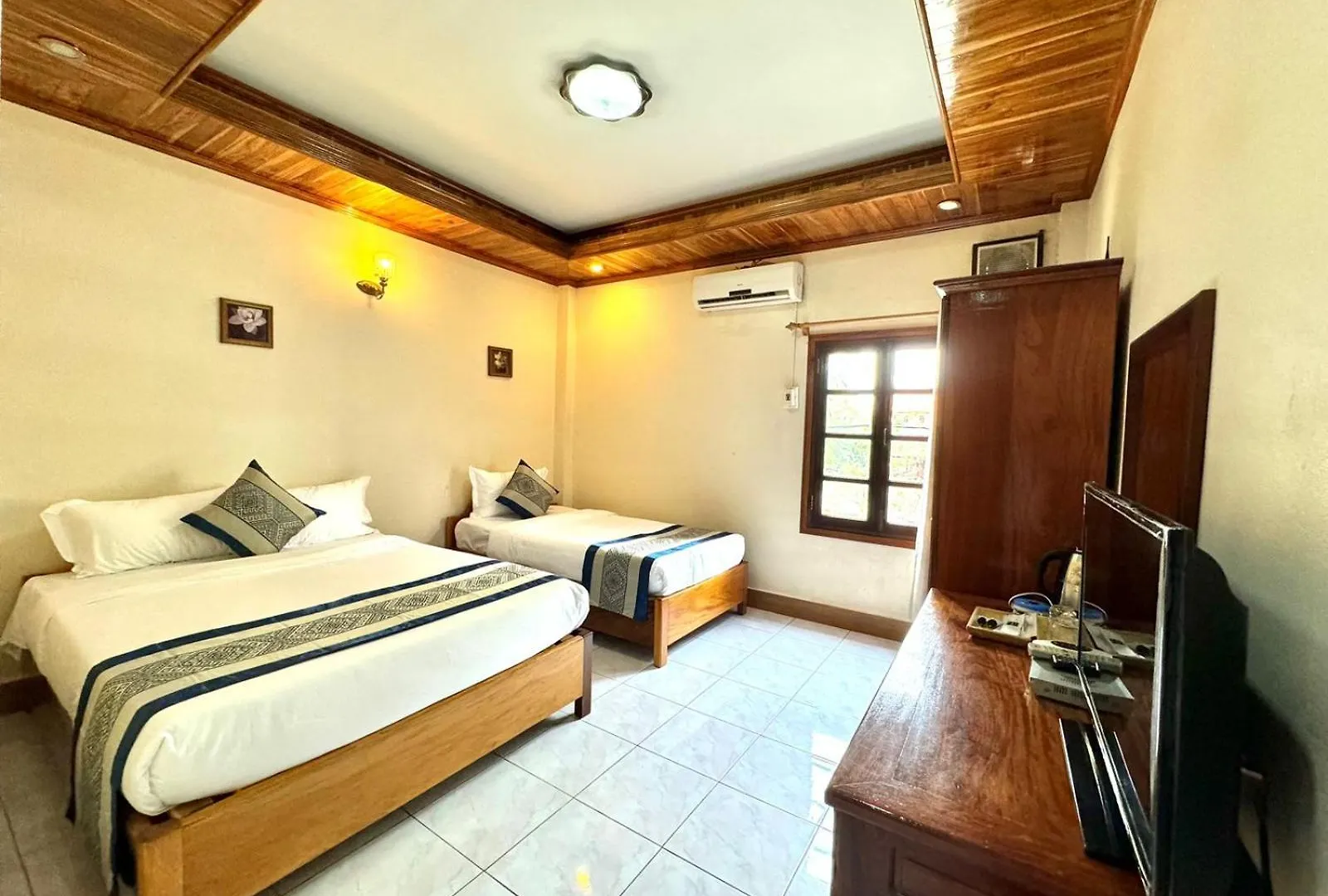 Heuang Paseuth Hotel 香帕赛酒店 Luang Prabang 3*,  Laos